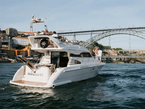 Cruzeiro Premium de 2 Horas no Douro – Iate Nabucco